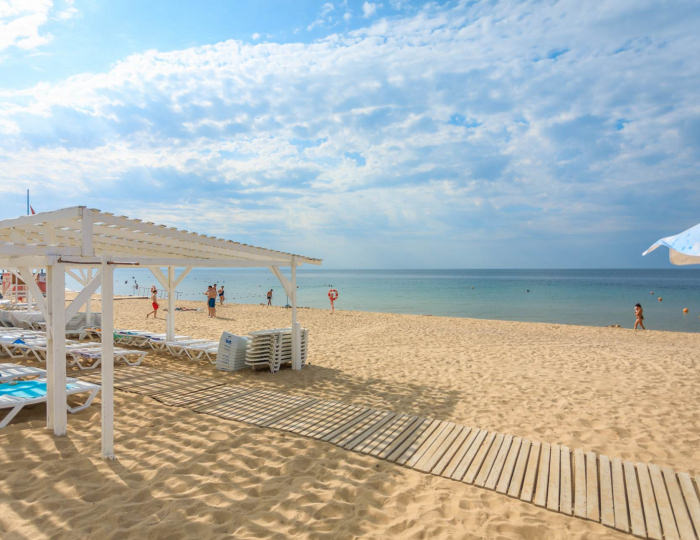 Оборудованный пляж - СКК Family Resort / Фэмили Резорт
